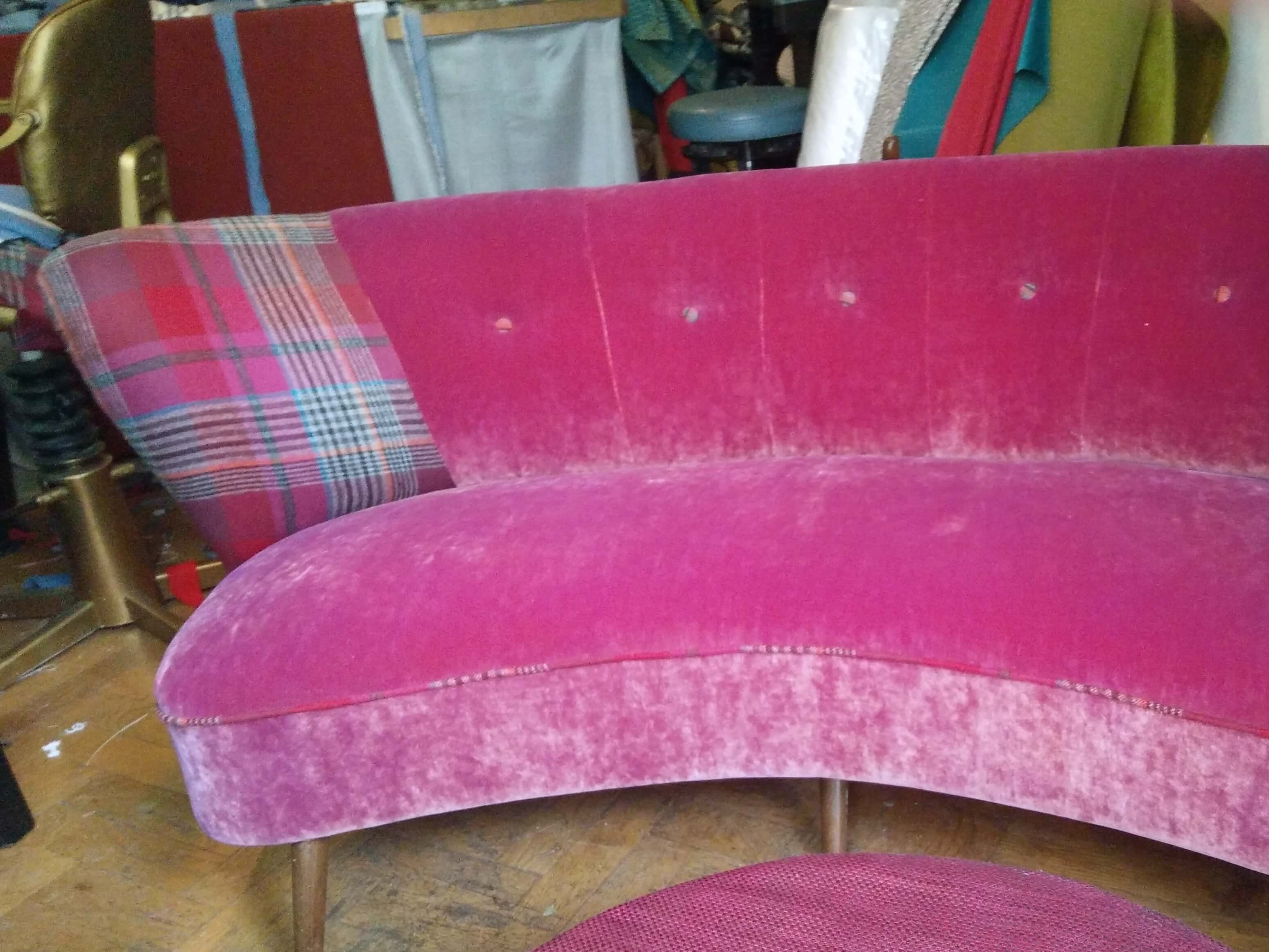 Vintagemöbel kaufen, neu bezogene und gepolsterte Vintagemöbel in München kaufen